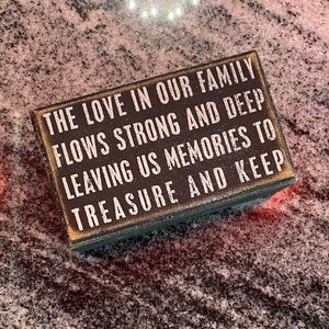 Primitives by Kathy Black and White Family Quote Box